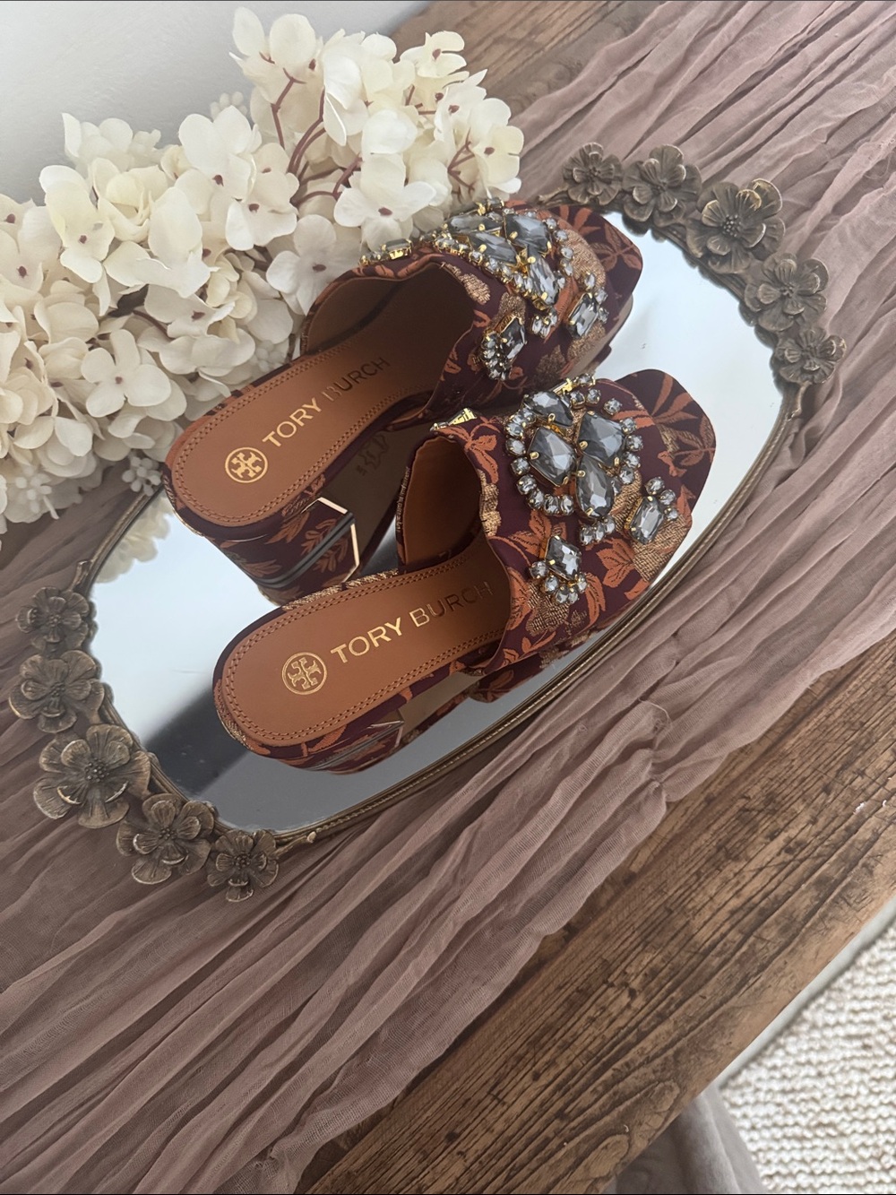 TORY BURCH .. Authentic
Martine Jacquard Mid-Heel
Slide, Burgundy Black Diamond - Picture 8 of 16